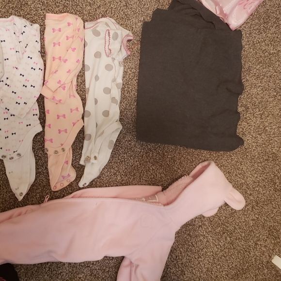 New born- 3 month baby girl clothes - Picture 2 of 9
